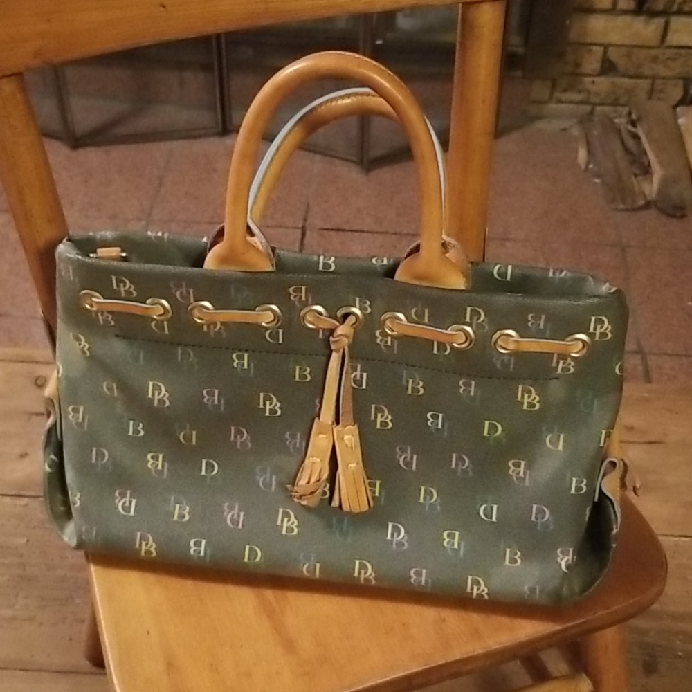 Dooney and Bourke small purse black